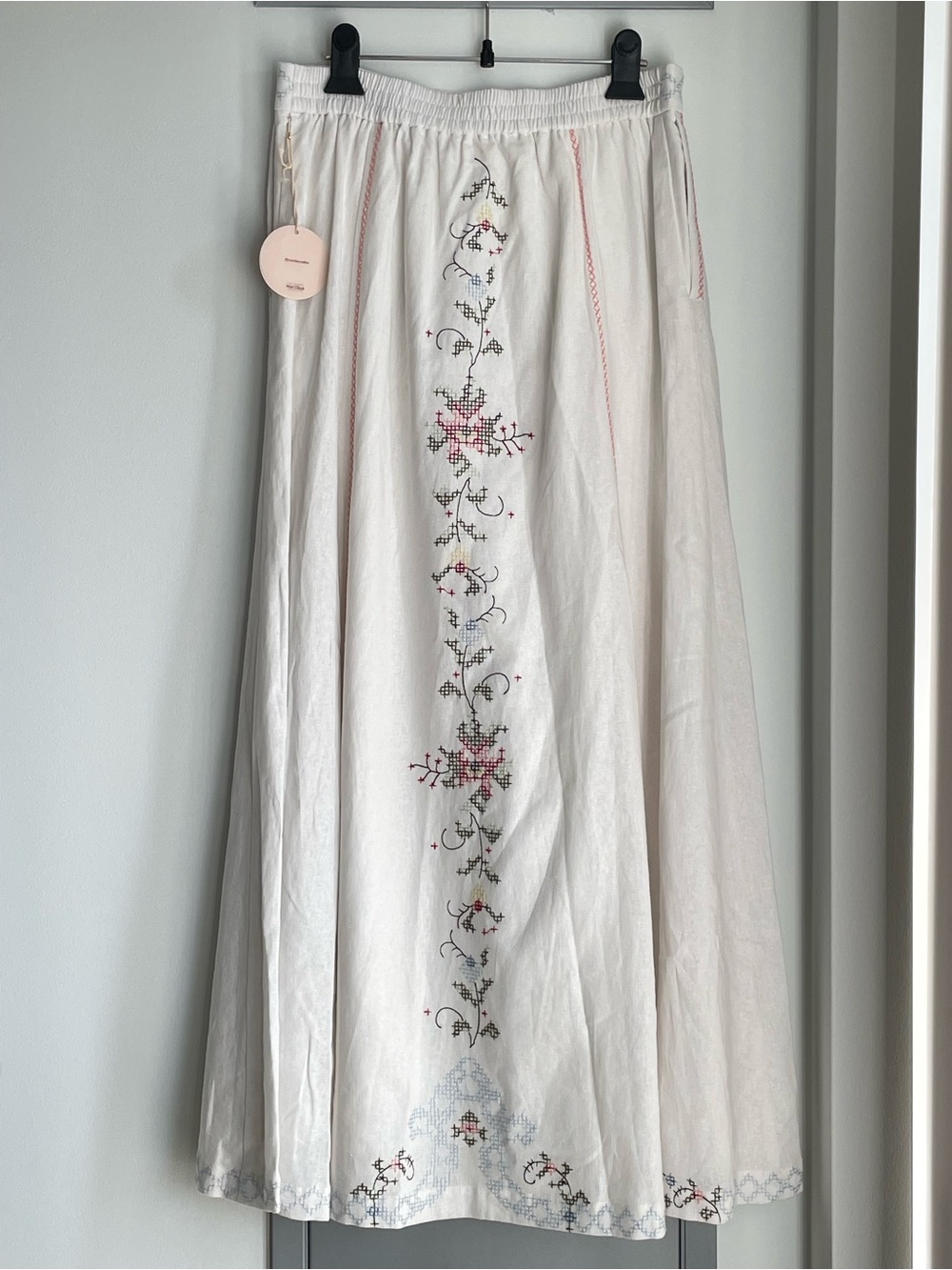 NWT CAMILA COELHO Embroidered White Two-Piece Set with Floral Motif - Picture 11 of 16